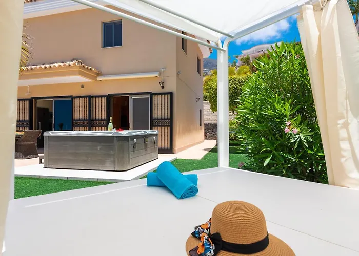 Torviscas Sunset Villa 4 Rooms With Air-Conditioning & Private Jacuzzi * Costa Adeje (Tenerife)